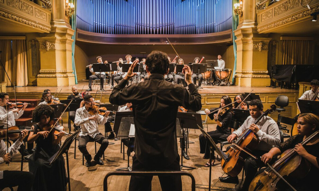 Concerto no Rio une alunos e músicos da Orquestra Petrobras
