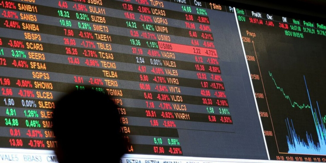 Bolsa fecha em queda e dólar em alta no primeiro dia útil do governo