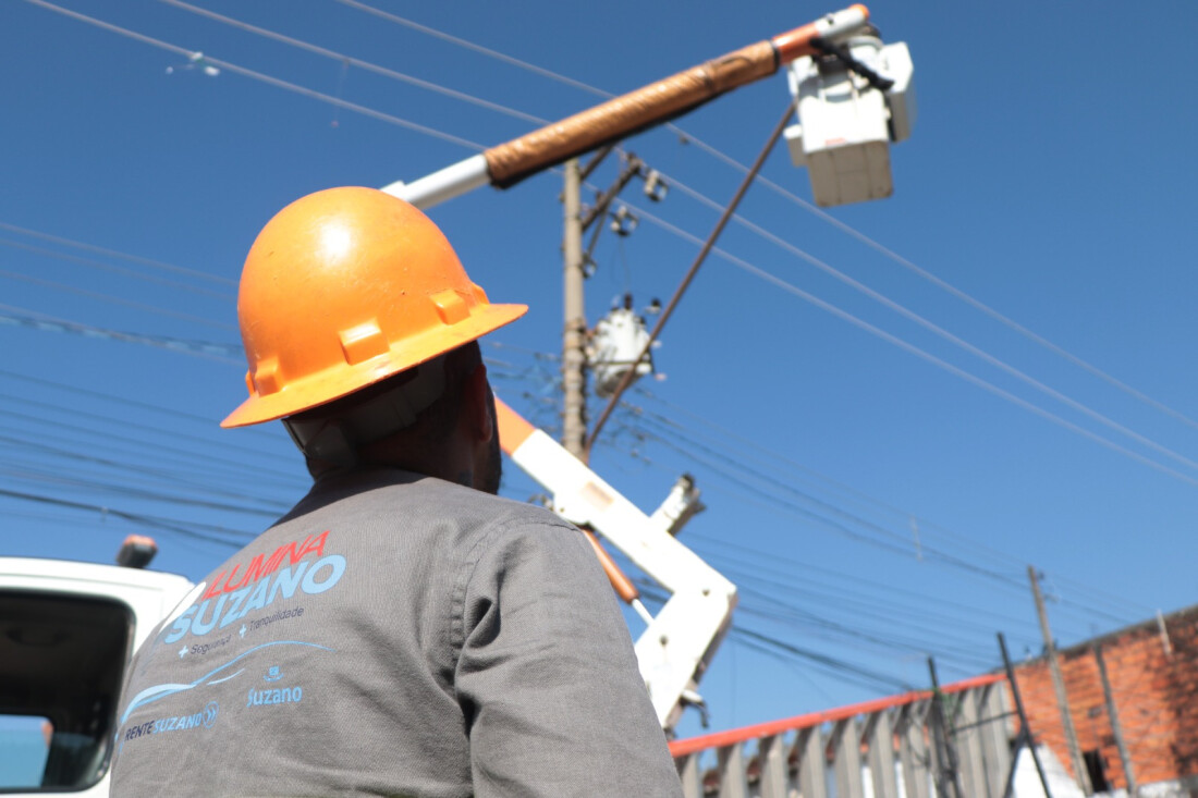 Suzano realiza 1,7 mil intervenções na iluminação pública em julho