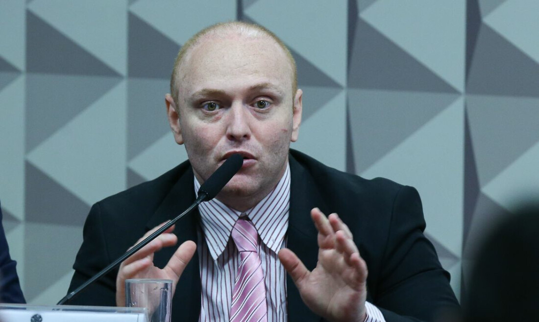 Marqueteiro de Bolsonaro queria código-fonte falso, afirma Delgatti