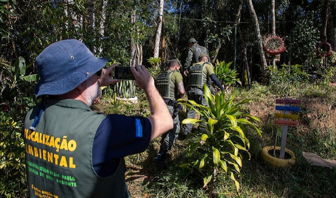 Operação de fiscalização ambiental embarga loteamento irregular no bairro do Barroso