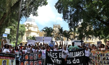 Familiares de vítimas de violência policial pedem justiça no Rio