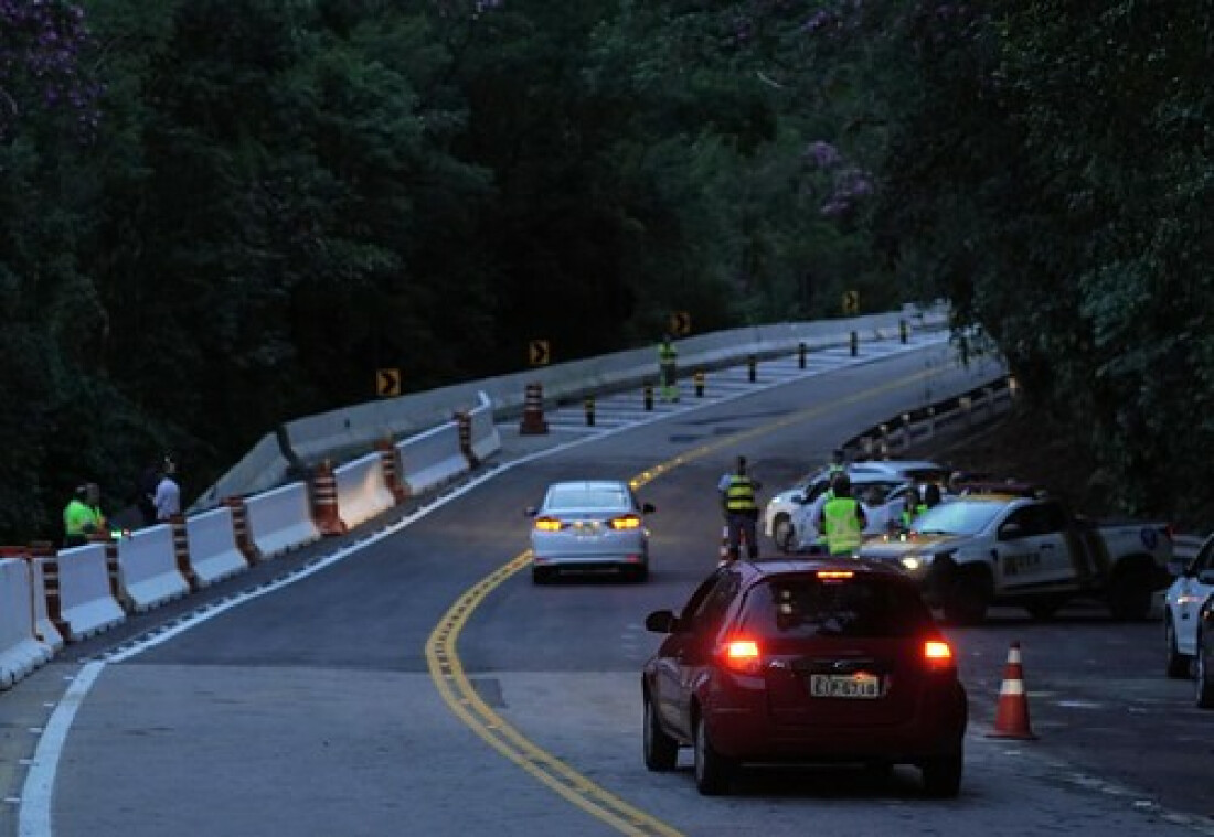 Secretaria responsável pela concessão da Mogi-Bertioga promete melhorias
