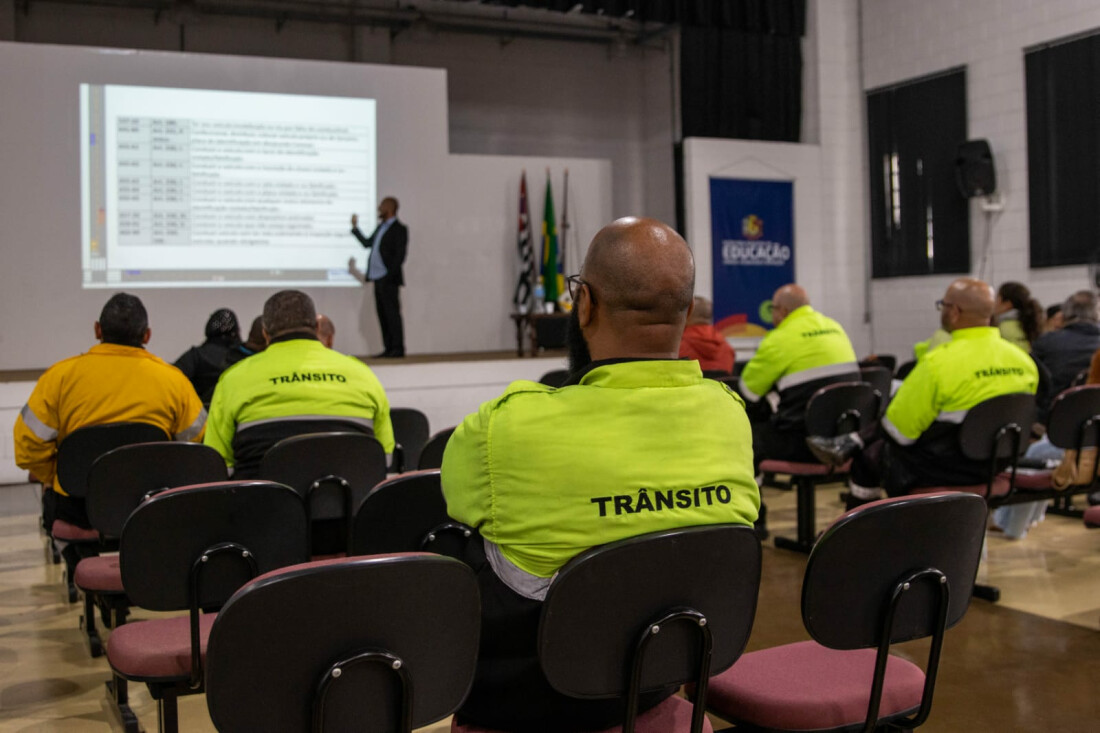 Com mudanças na lei, Itaquá atualiza agentes de trânsito