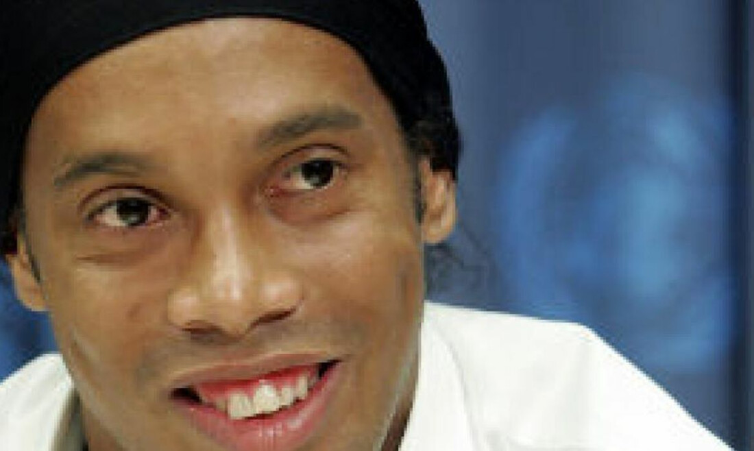 Ronaldinho Gaúcho falta à CPI e depoimento é remarcado