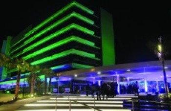 Helbor entrega novo edifício com salas comerciais e lojas