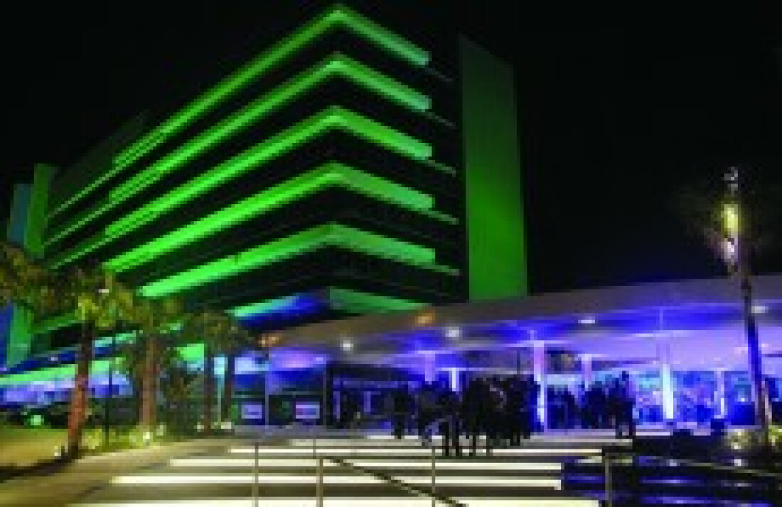 Helbor entrega novo edifício com salas comerciais e lojas