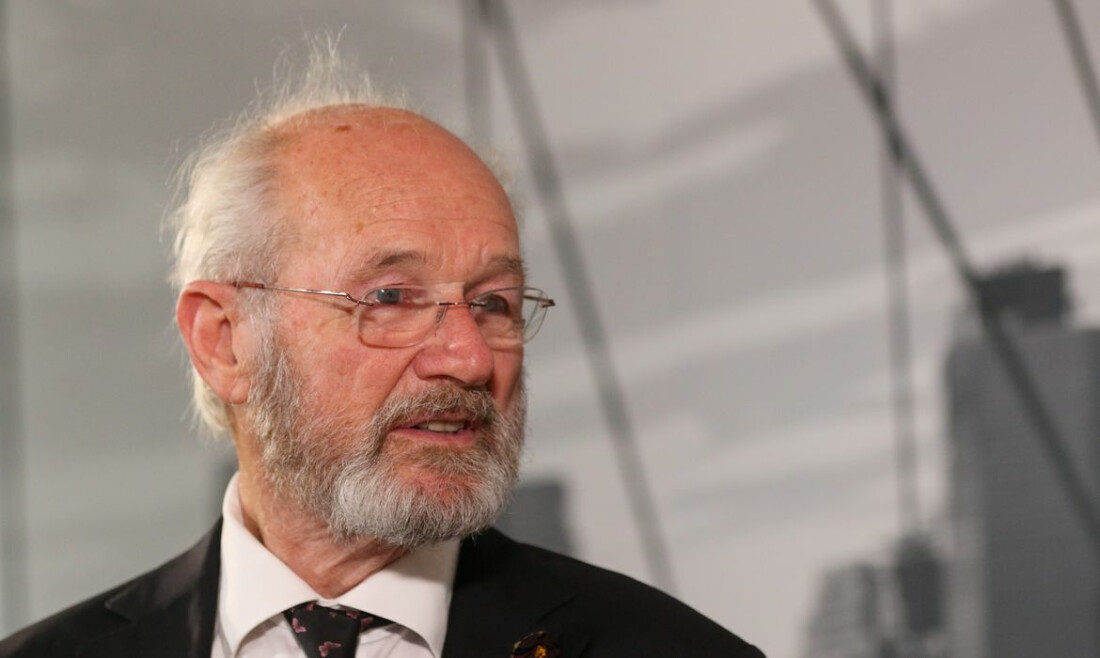 Pai de Assange segue em campanha no Brasil pela liberdade do ativista