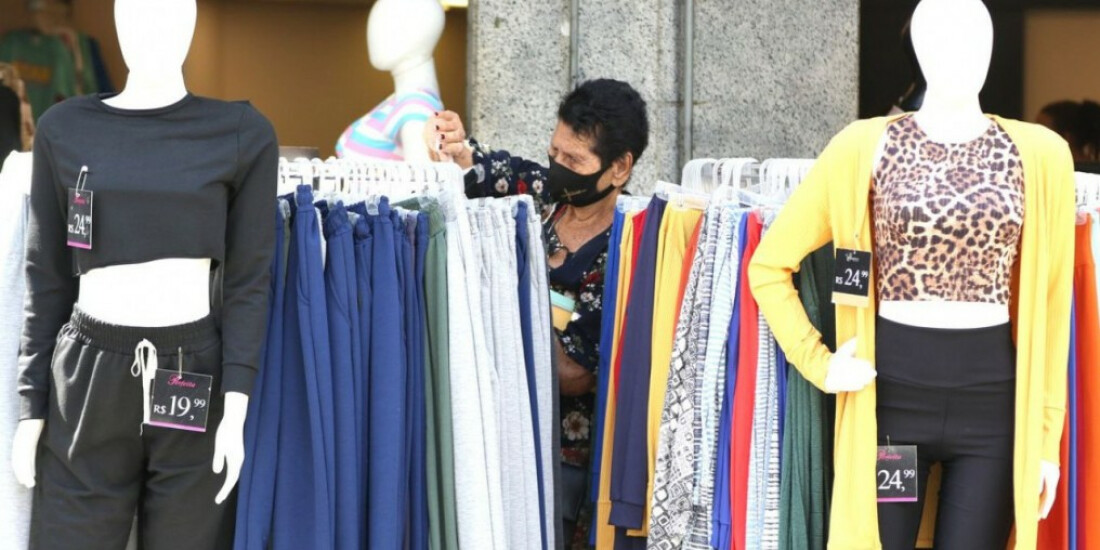 Confiança empresarial cai 0,8 ponto em dezembro, diz FGV