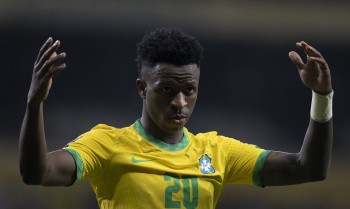 Lesão deve deixar Vini Jr fora da estreia do Brasil nas Eliminatórias