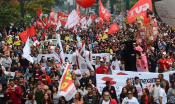 CUT completa 40 anos com desafio de garantir direito do trabalhador