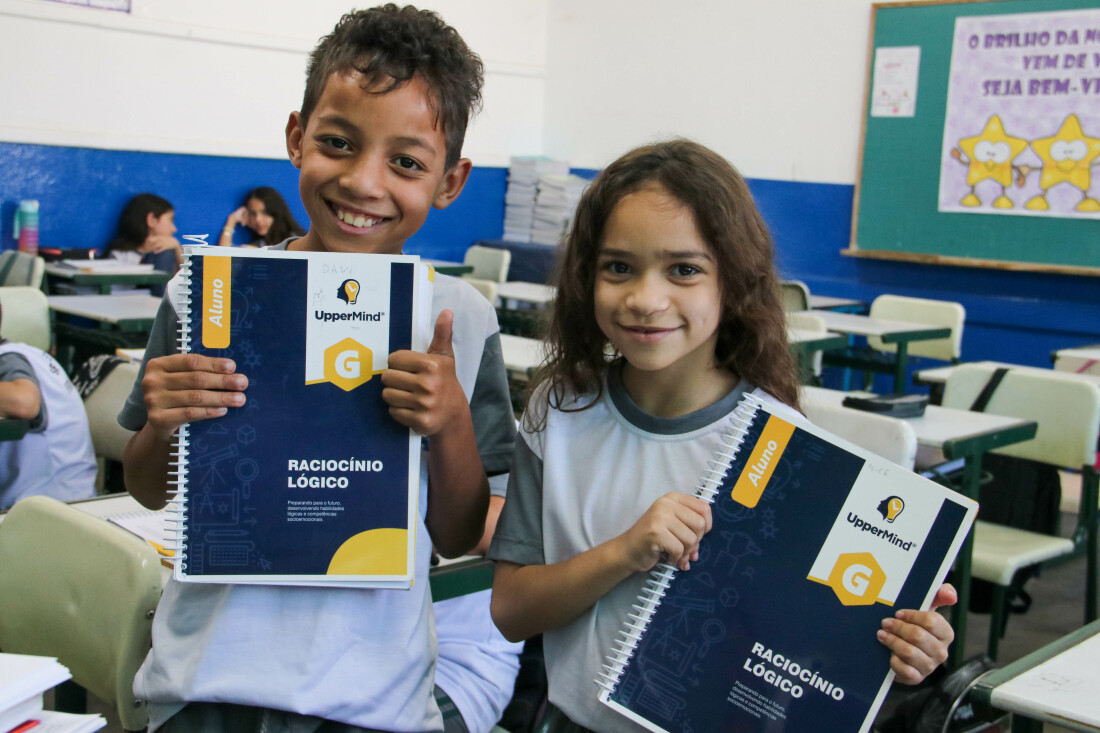 Ferraz adquire 12 mil livros de raciocínio lógico