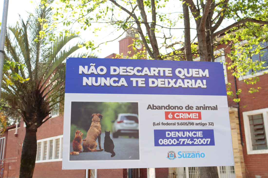 Prefeitura de Suzano instala placas de combate ao abandono de animais