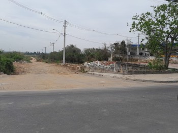 Imóveis são demolidos para construção de rotatória em Suzano   