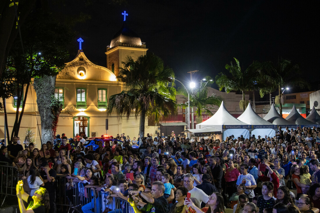 Apresentação de restauro, em Itaquá, reúne 2 mil fiéis