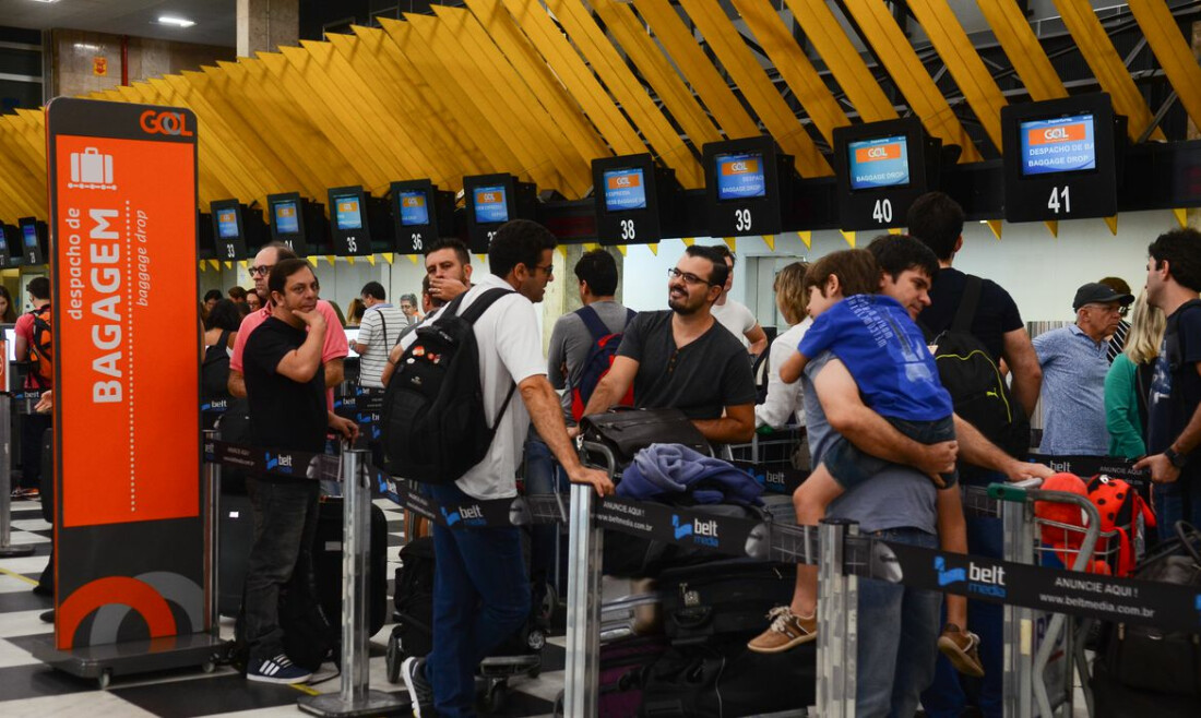 Feriado aumenta movimento em rodovias e aeroportos paulista