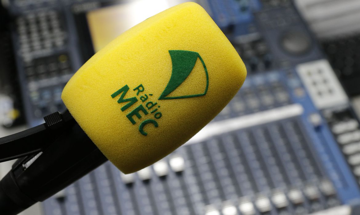 Rádio MEC comemora 100 anos com 10 horas de programação temática