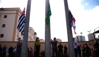 Desfile em comemoração aos 463 anos de Mogi reúne 12 mil pessoas