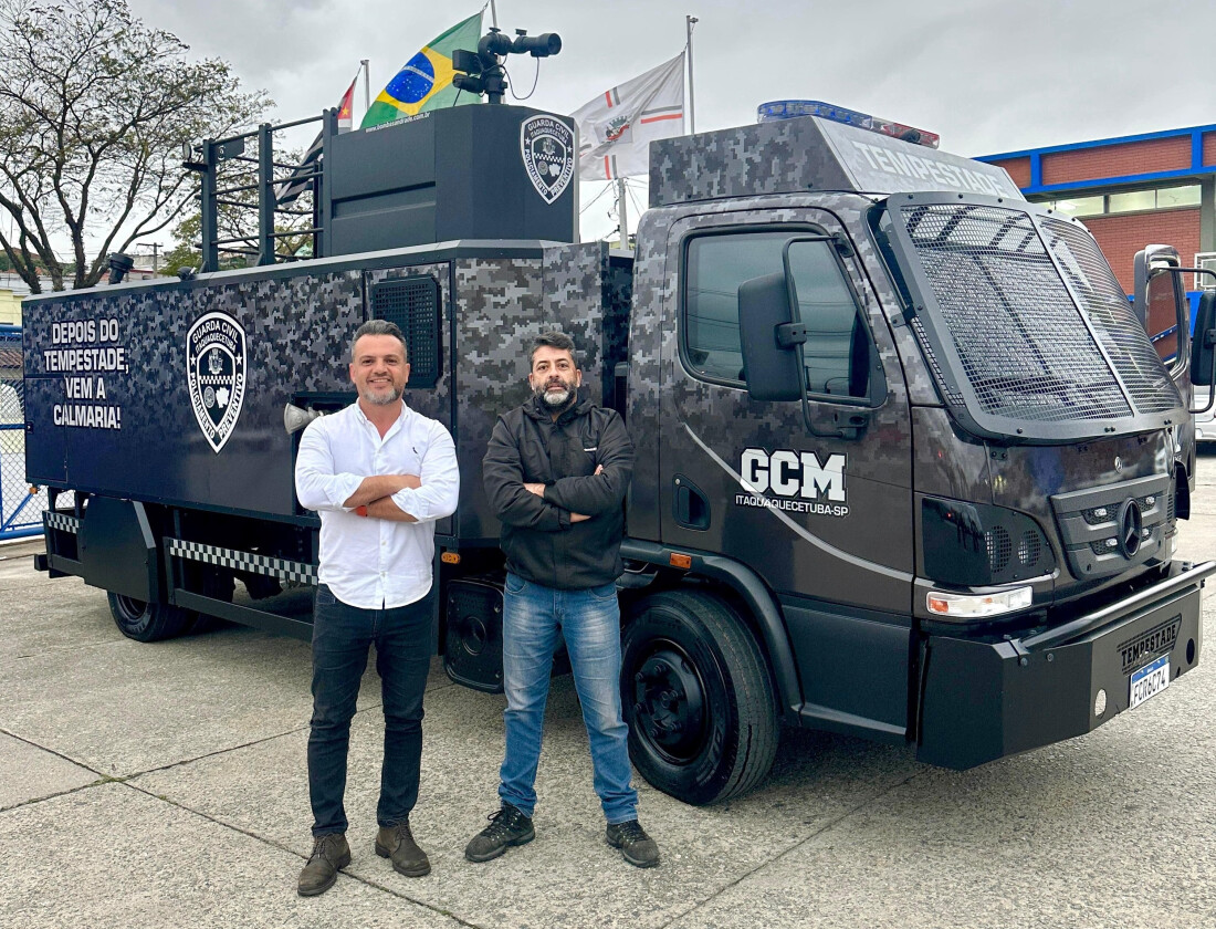 Itaquá entrega caminhão para dispersar fluxos e pancadões