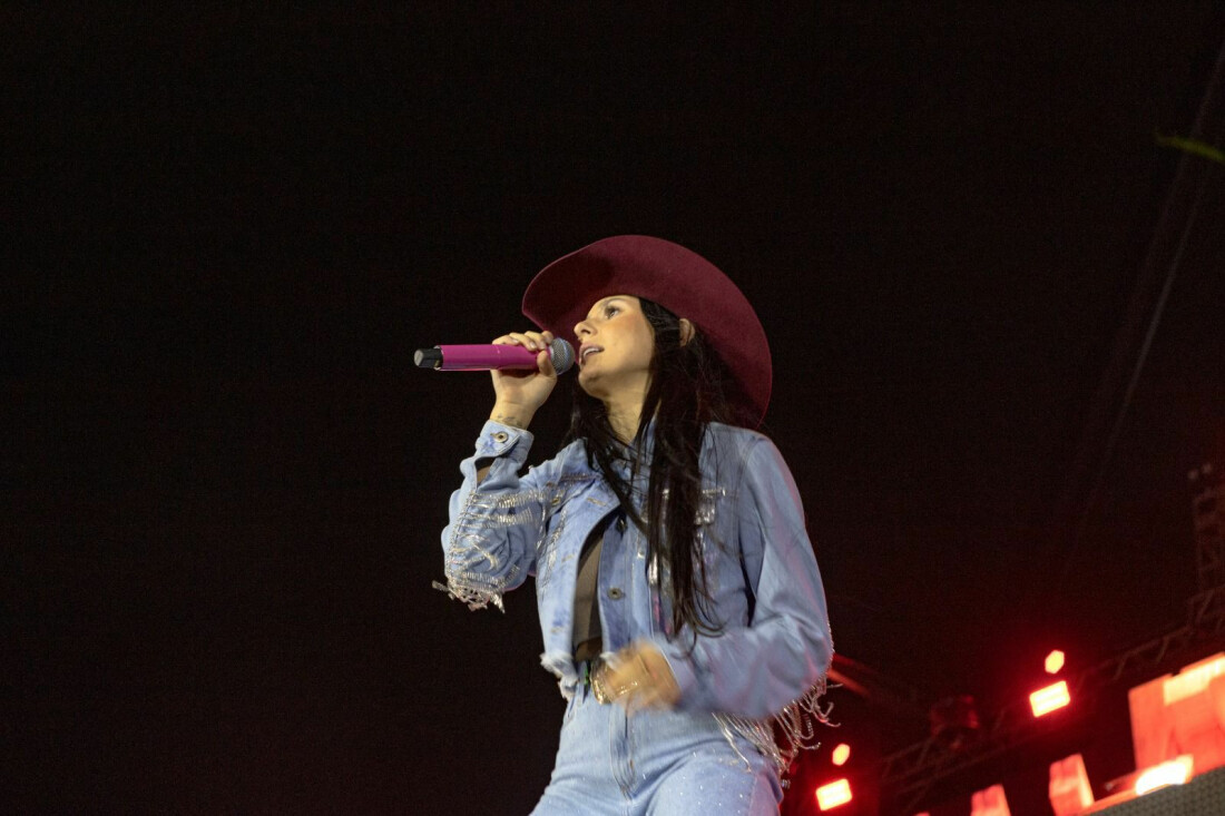 Com modão sertanejo, Ana Castela encerra primeira semana do Itaquá Rodeio Fest