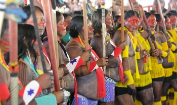 Câmara realiza sessão em homenagem à Marcha das Mulheres Indígenas
