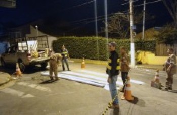 Sinalização de trânsito recebe manutenção