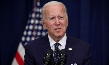 Presidente da Câmara dos EUA pede inquérito para impeachment de Biden