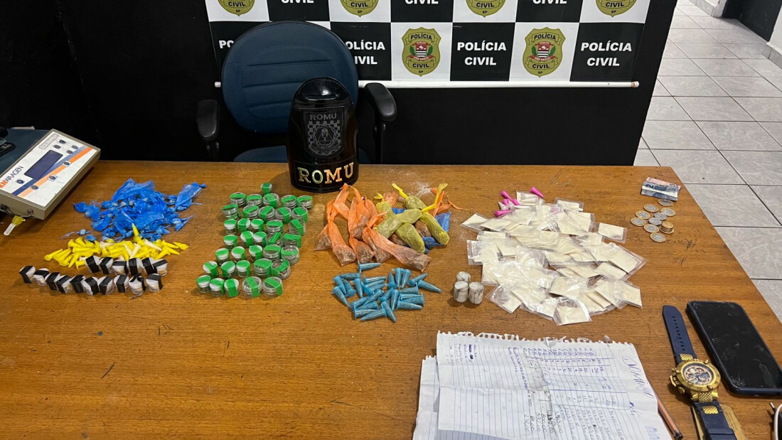 Romu captura foragido com sacola de drogas em Suzano