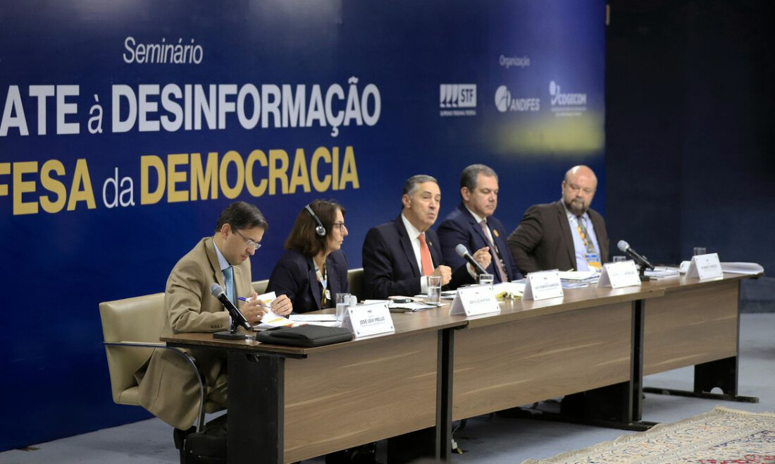 Fake news destrói e mata, diz especialista em seminário no STF