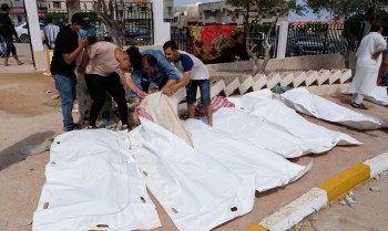 Cidade líbia atingida por enchentes conta perdas e busca desaparecidos