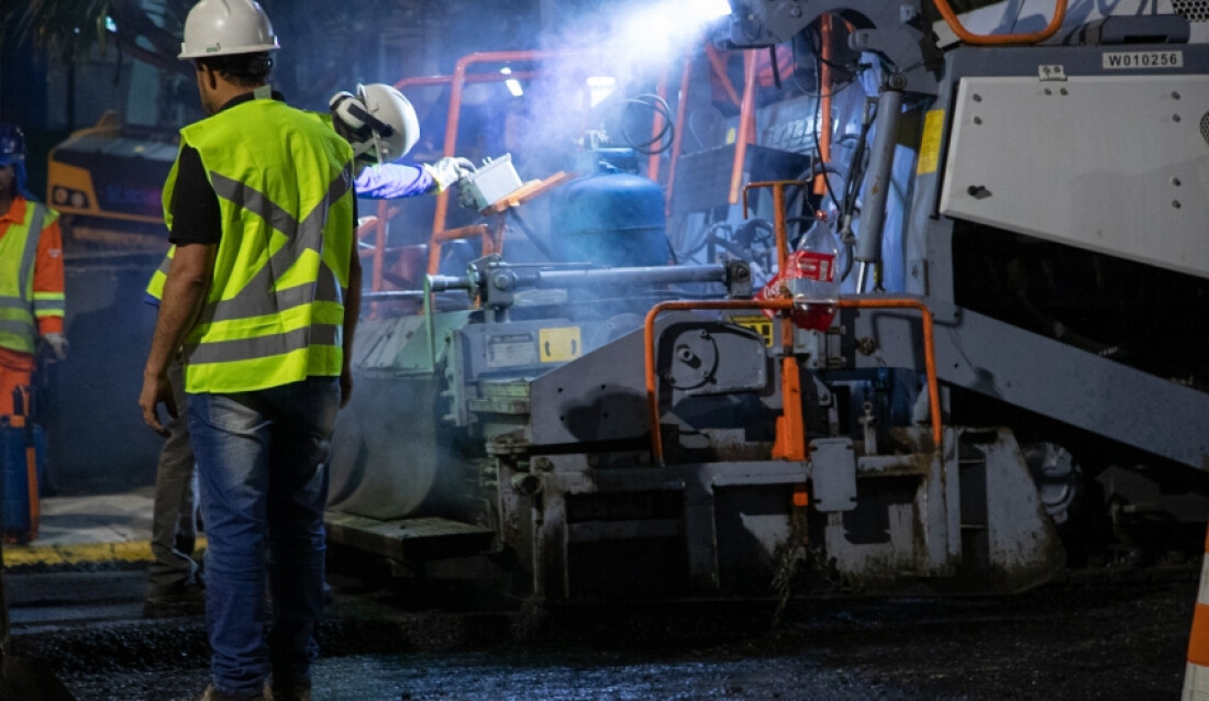 Nova Mogi de recuperação asfáltica inicia trabalhos na rua Álvaro Pavan 