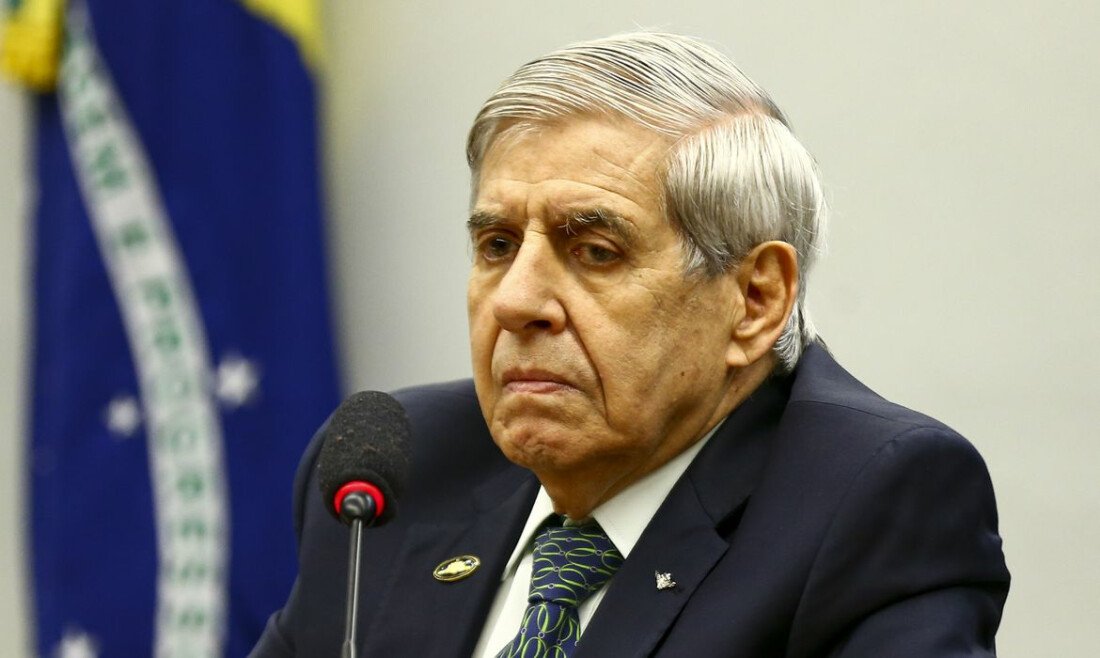 Zanin nega pedido do general Heleno para não prestar depoimento à CPMI