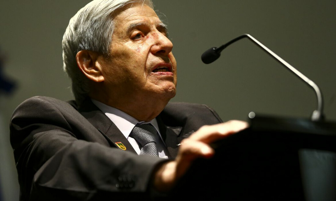 Augusto Heleno: acampamentos bolsonaristas eram "ordeiros e pacíficos"