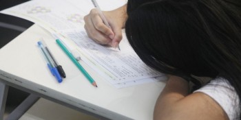 Curso gratuito prepara estudantes de todo o país para o Encceja