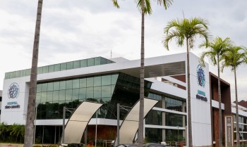 Lula passa por cirurgia no quadril em hospital de Brasília 