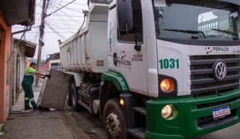 Operação Cata-Tranqueira atende seis bairros de Cezar de Souza neste sábado