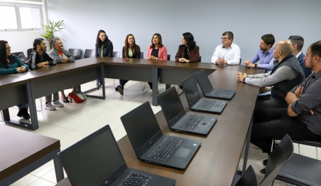 Suzano faz a doação de 20 computadores para a Incubadora Social de Mogi 