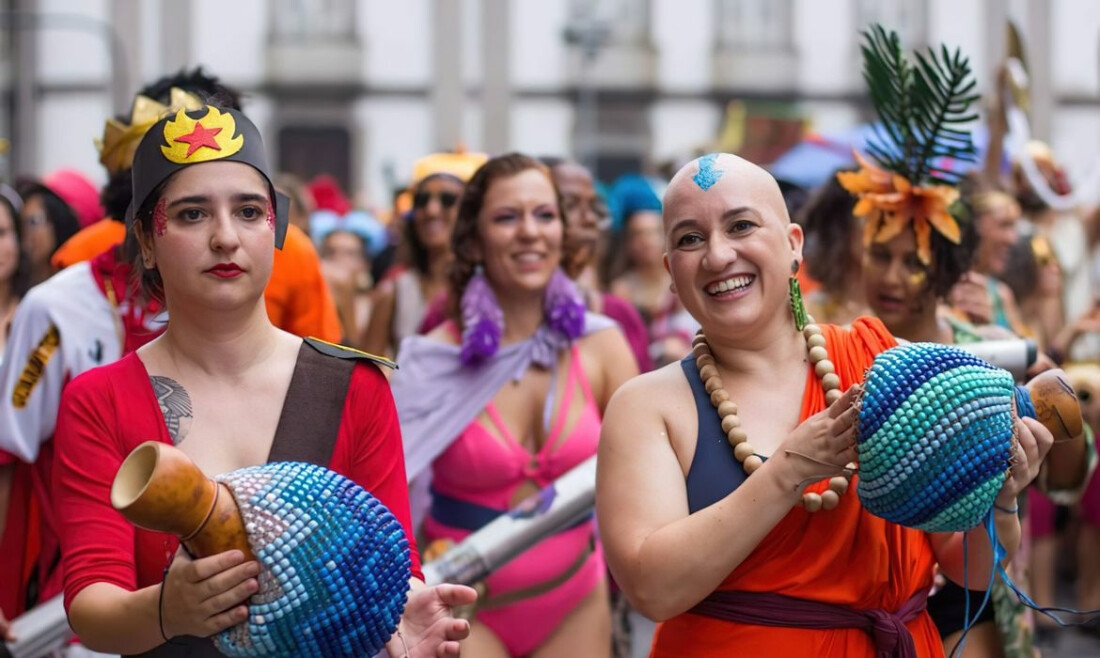 Mulheres contam como é viver com doença que provoca queda de cabelo