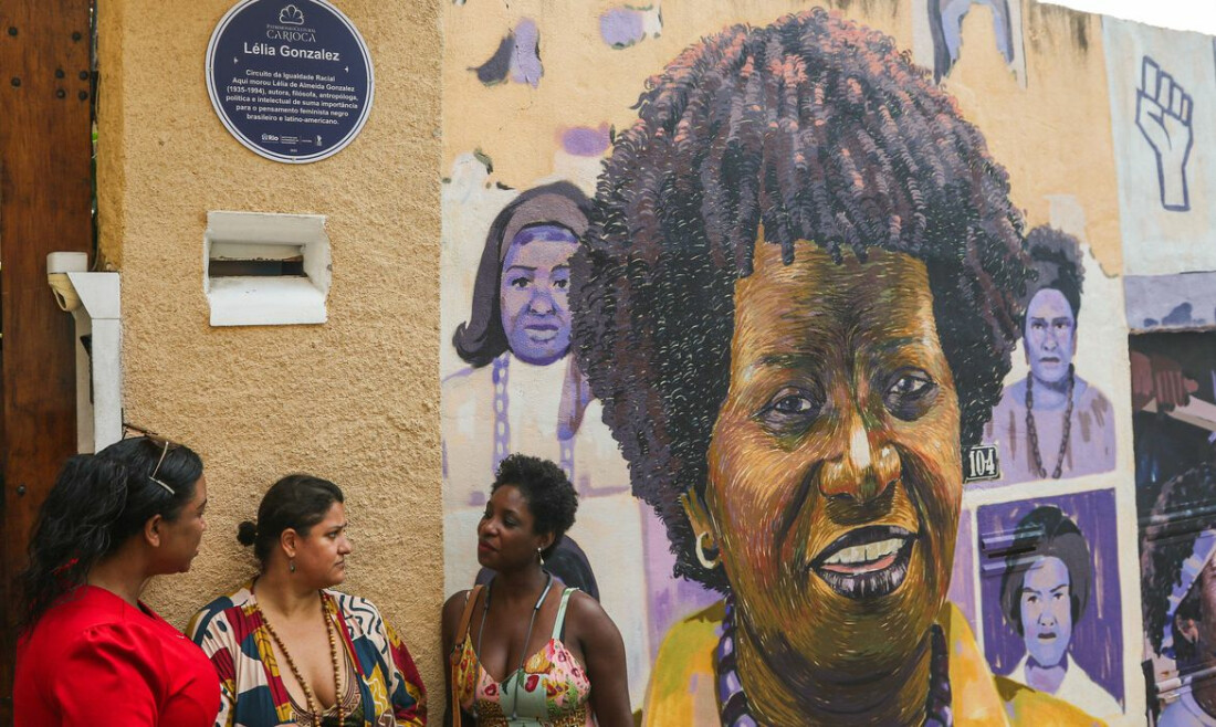 Casa onde viveu Lélia Gonzalez recebe placa em sua homenagem
