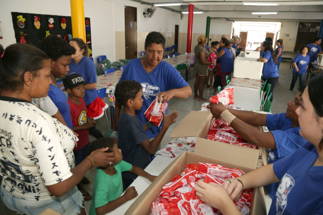 Instituto SOPA arrecada brinquedos e alimentos para o Dia das Crianças
