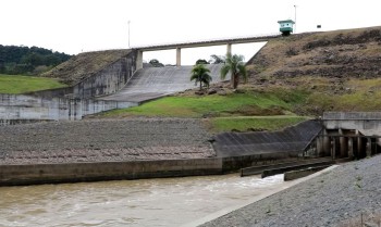 Santa Catarina decreta fechamento de barragens após duas mortes