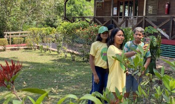 Jovens ribeirinhos no Amazonas viram "repórteres da floresta"