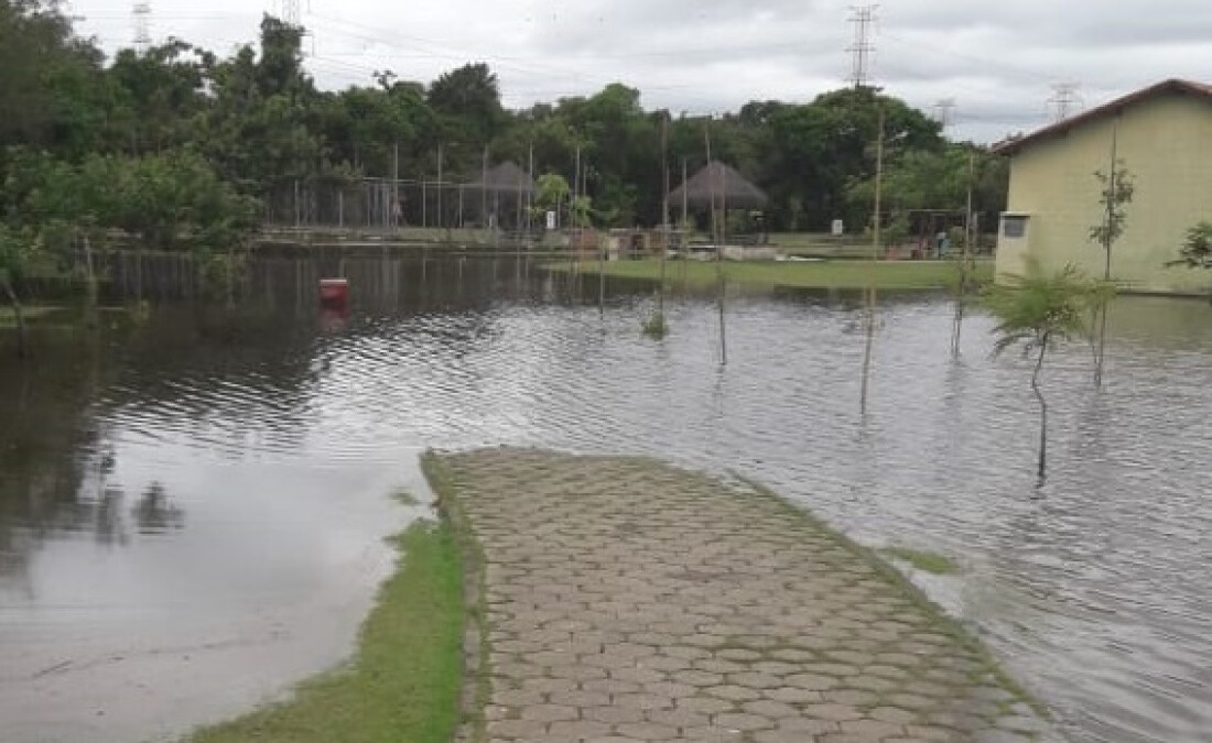  Parque Centenário tem trecho da pista de caminhada interditado