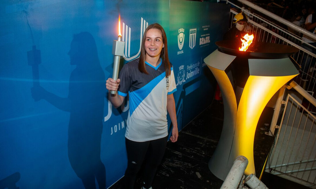 Mesa-tenista Lhays Stolarski busca título inédito nos JUBs