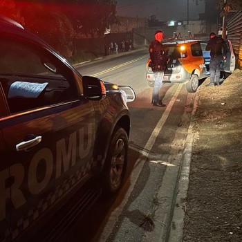 GCM apreende moto sem placa e sem números de motor e de chassi com adolescentes