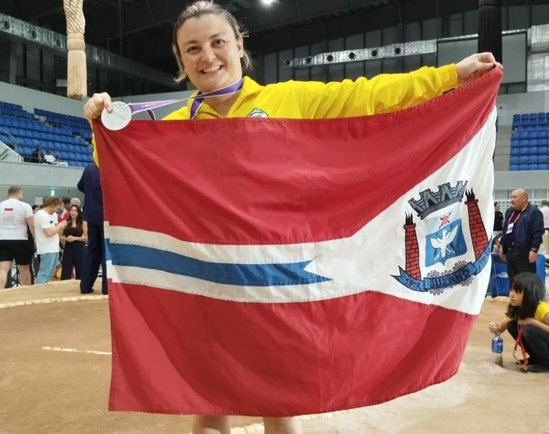 Atletas suzanenses de sumô conquistam prata em campeonato mundial no Japão