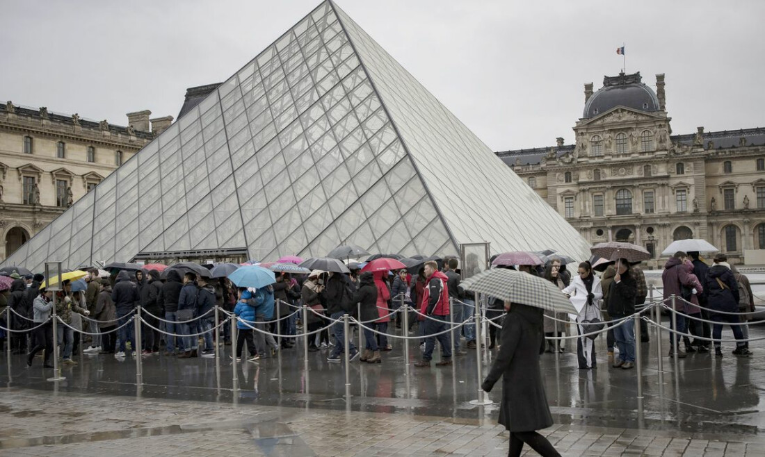 Ameaça de bomba fecha Museu do Louvre e Palácio de Versalhes