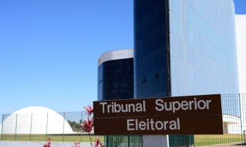 TSE retoma julgamento de ações contra Bolsonaro por abuso nas eleições