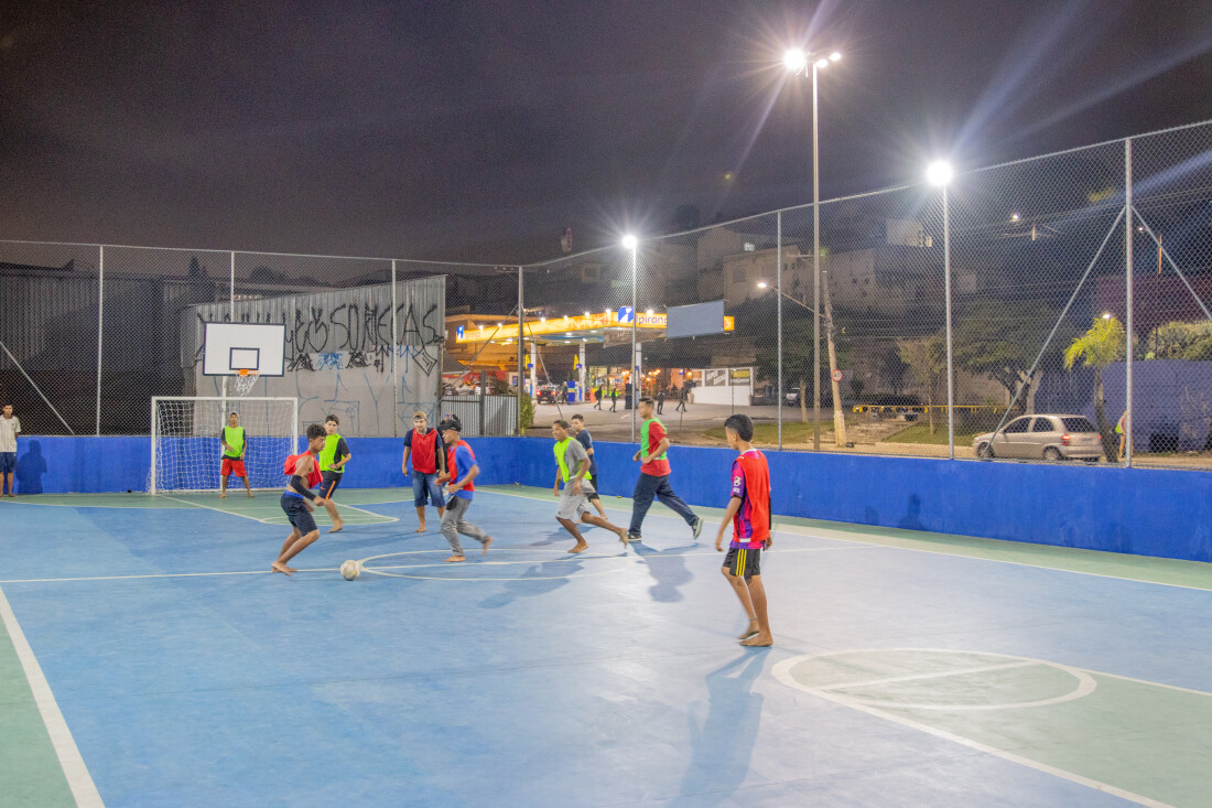Itaquá inaugura quadra poliesportiva no Jardim Santa Helena