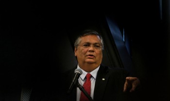 Flávio Dino alega falta de segurança para faltar à audiência na Câmara